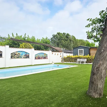 Costa Dorada Tiny Berna בית נופש